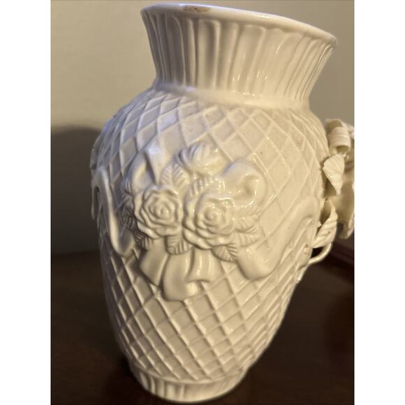 Capodimonte Style Embossed Ivory Vase • 1950s Applied Roses - Picture 3 of 4
